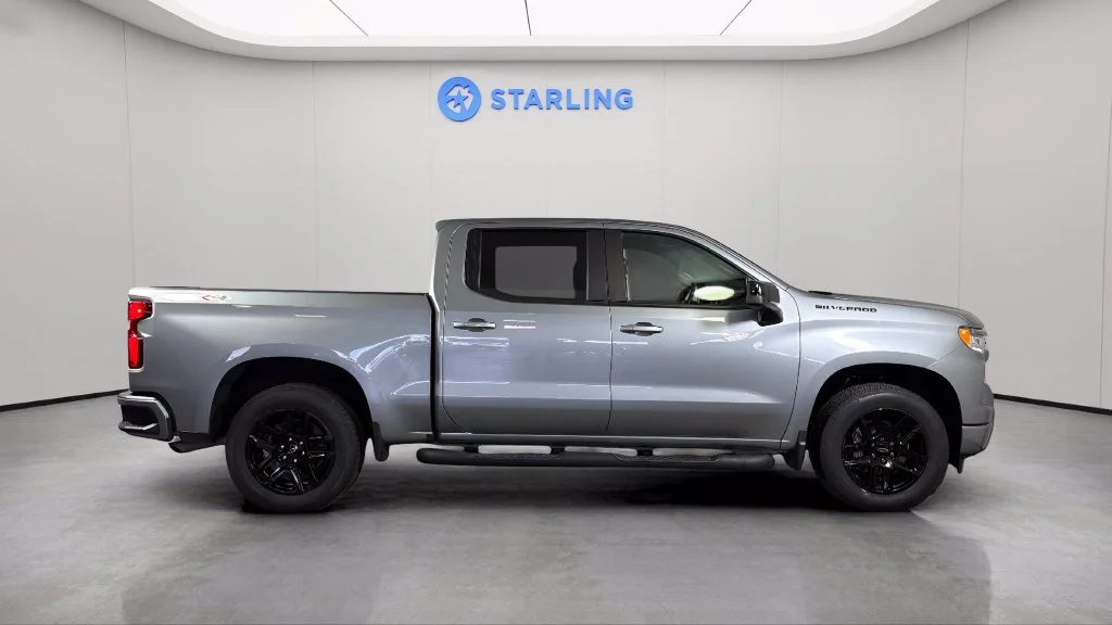 Used 2023 STERLING GRAY METALLIC Chevrolet RST image 12