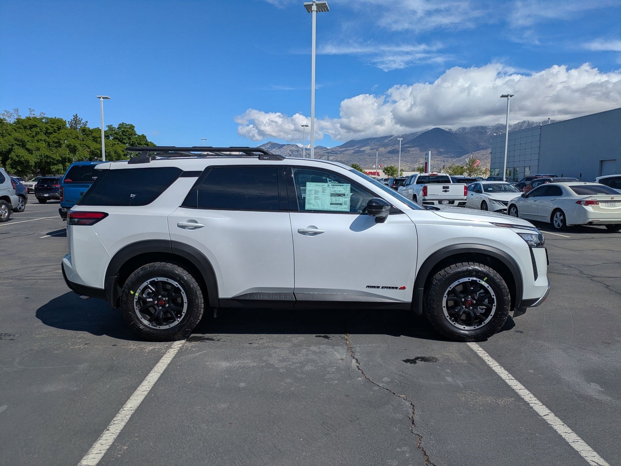 New 2026 Everest White Pearl TriCoat Nissan Rock Creek® image 2