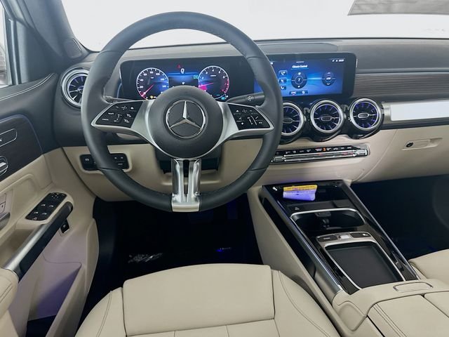 New 2026 Polar White Mercedes-Benz GLB 250 image 22