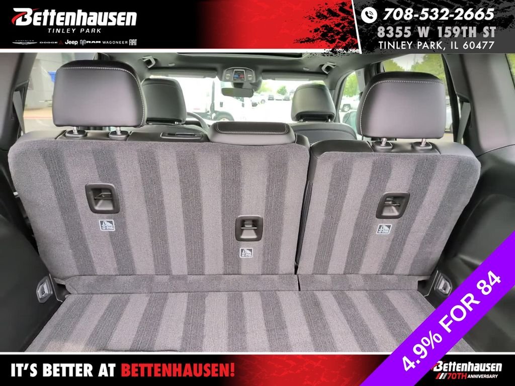 New 2026 Diamond Black Crystal Pearl-Coat Exterior Paint Jeep Altitude image 7