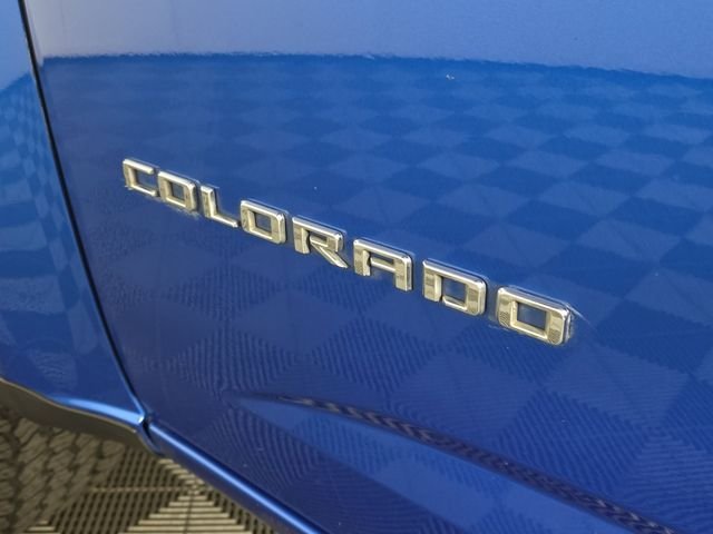Certified Used 2022 Bright Blue Metallic Chevrolet Z71 image 11