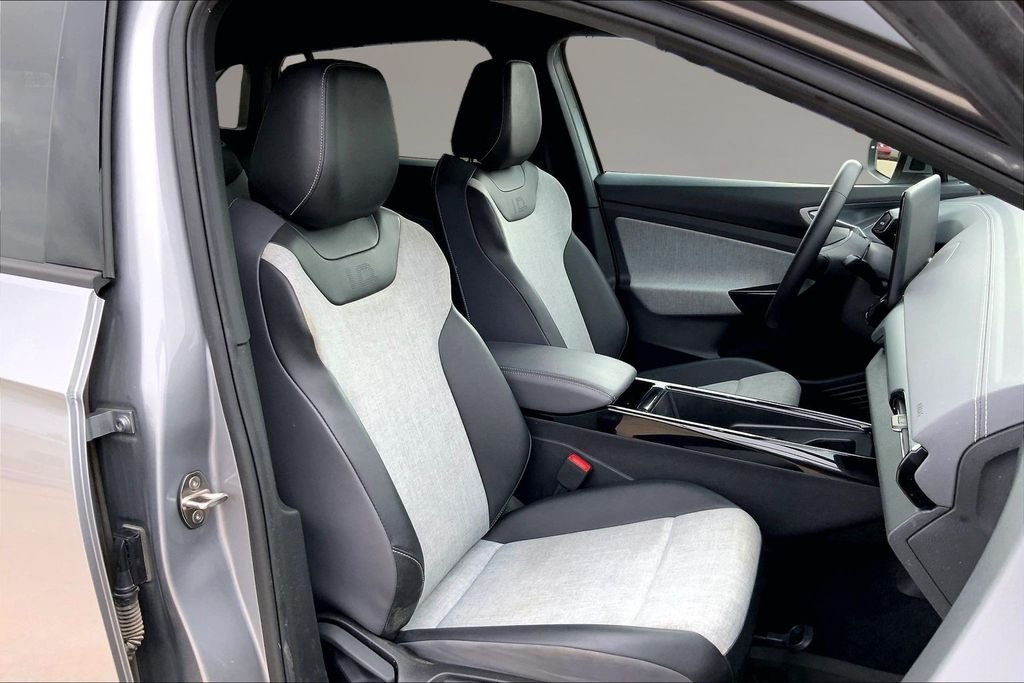 Certified Used 2023 Silver Mist Metallic Volkswagen Pro image 7