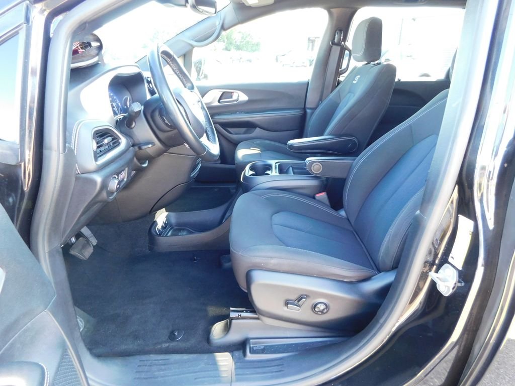 Used 2021 Black Chrysler Touring image 12