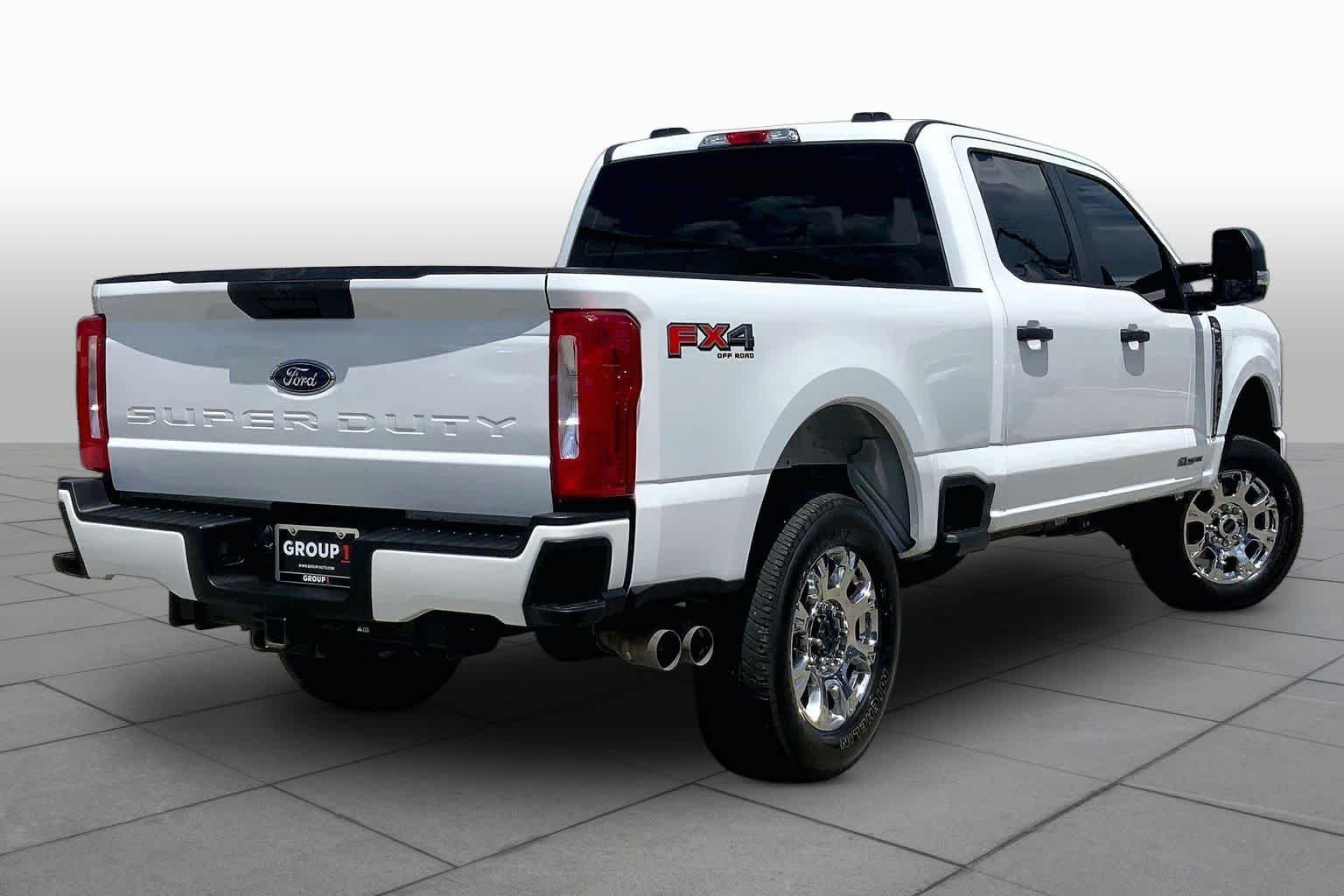 Used 2025 Oxford White Ford F-250 Pickup XL image 11