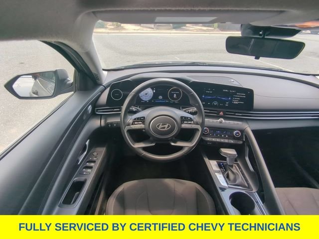 Used 2025 Silver Hyundai SEL Convenience image 41
