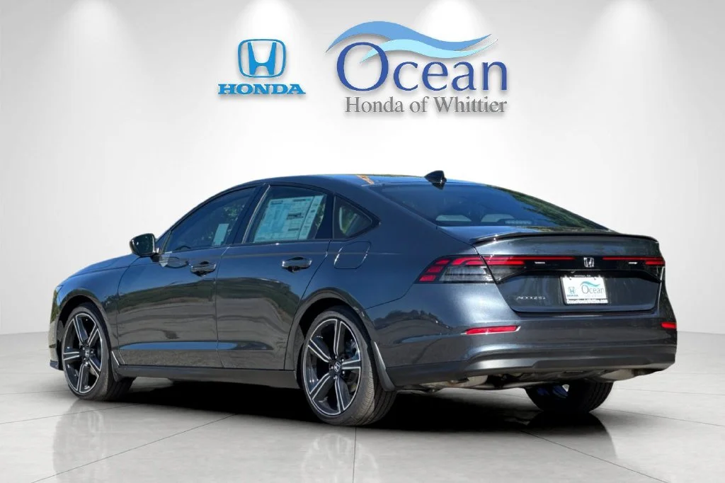 New 2026 Meteorite Gray Metallic Honda SE image 6