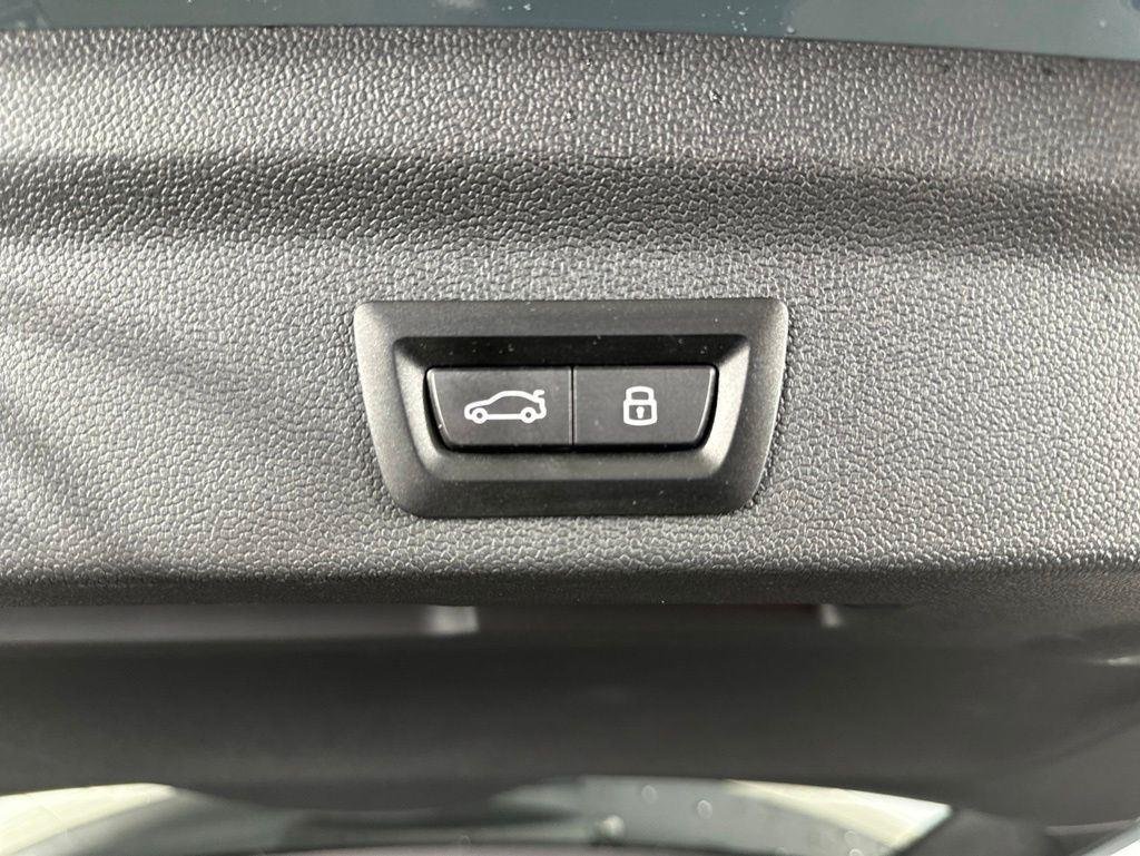 Used 2024 Sage Green Metallic MINI Iconic image 11
