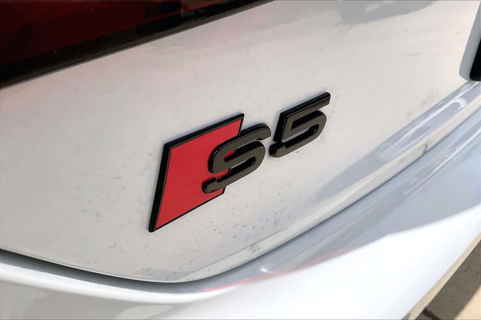 Used 2024 Glacier White Metallic Audi Premium Plus image 30