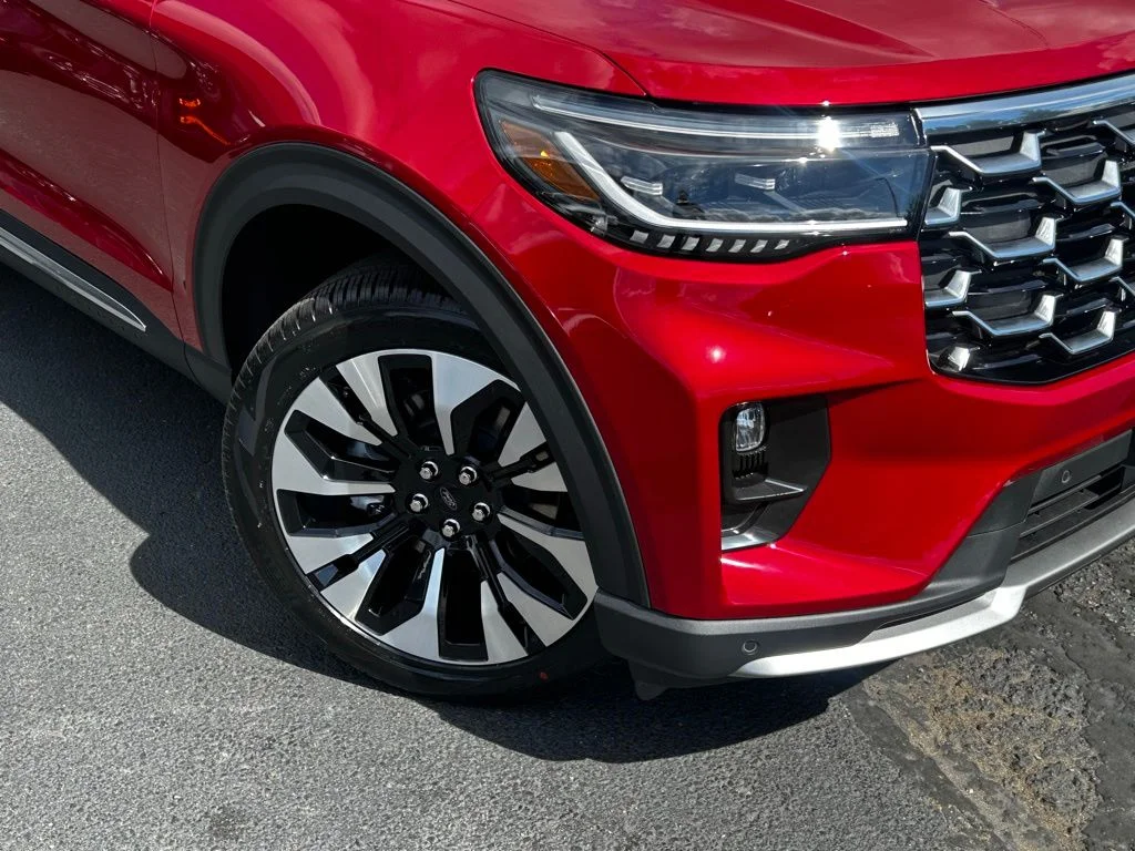 New 2026 Rapid Red Metallic Tinted Clearcoat Ford Platinum™ image 2