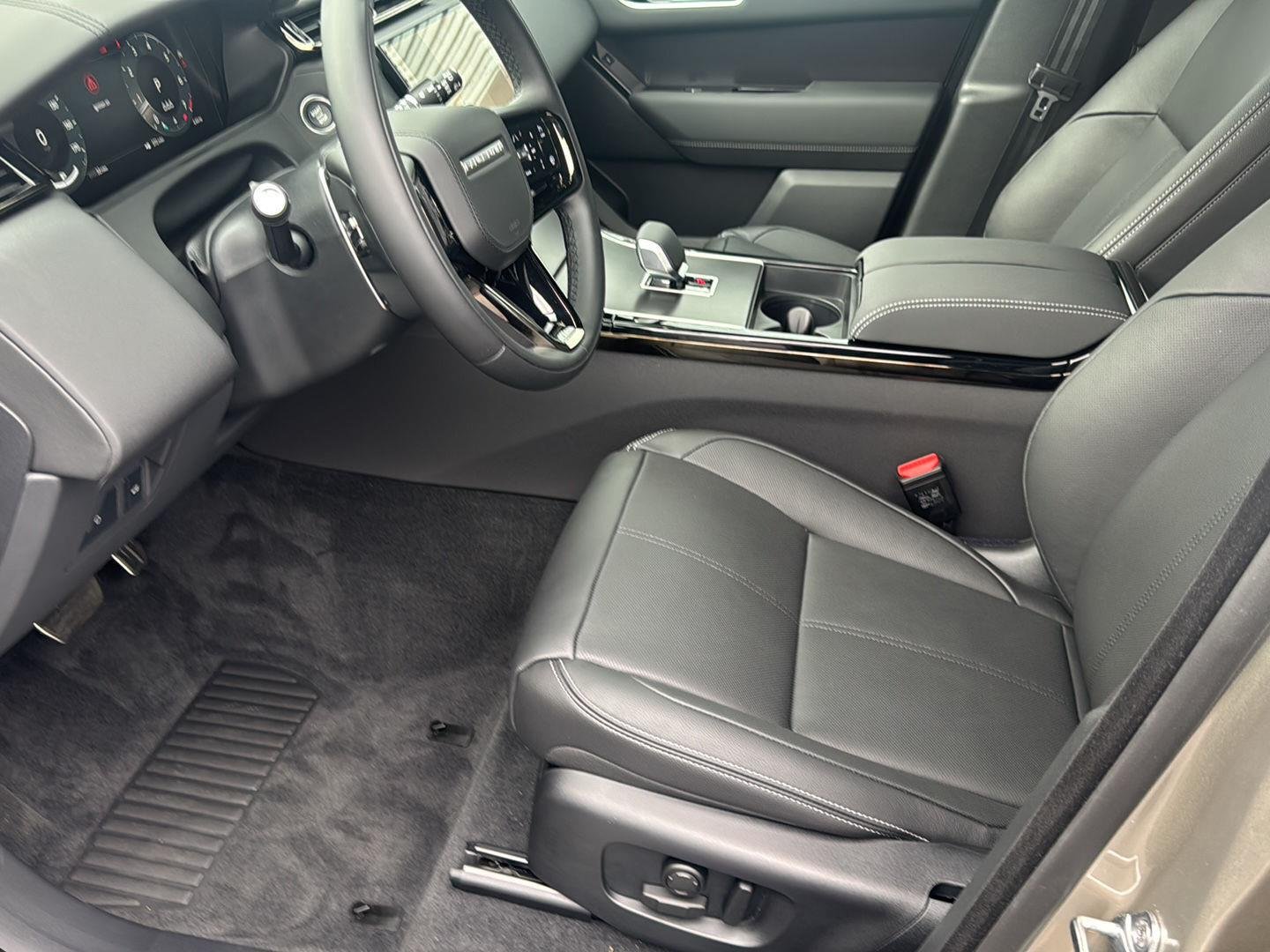 New 2026 Batumi Gold Land Rover Belgravia Edition image 28