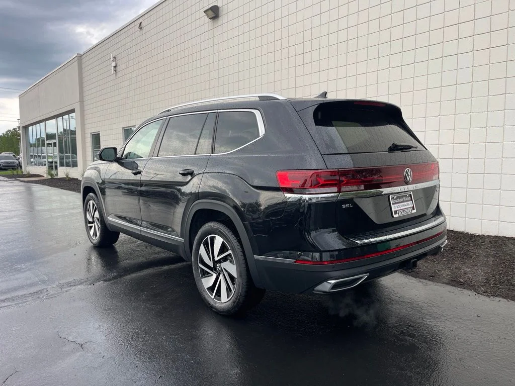 New 2026 Deep Black Pearl Volkswagen SEL image 3