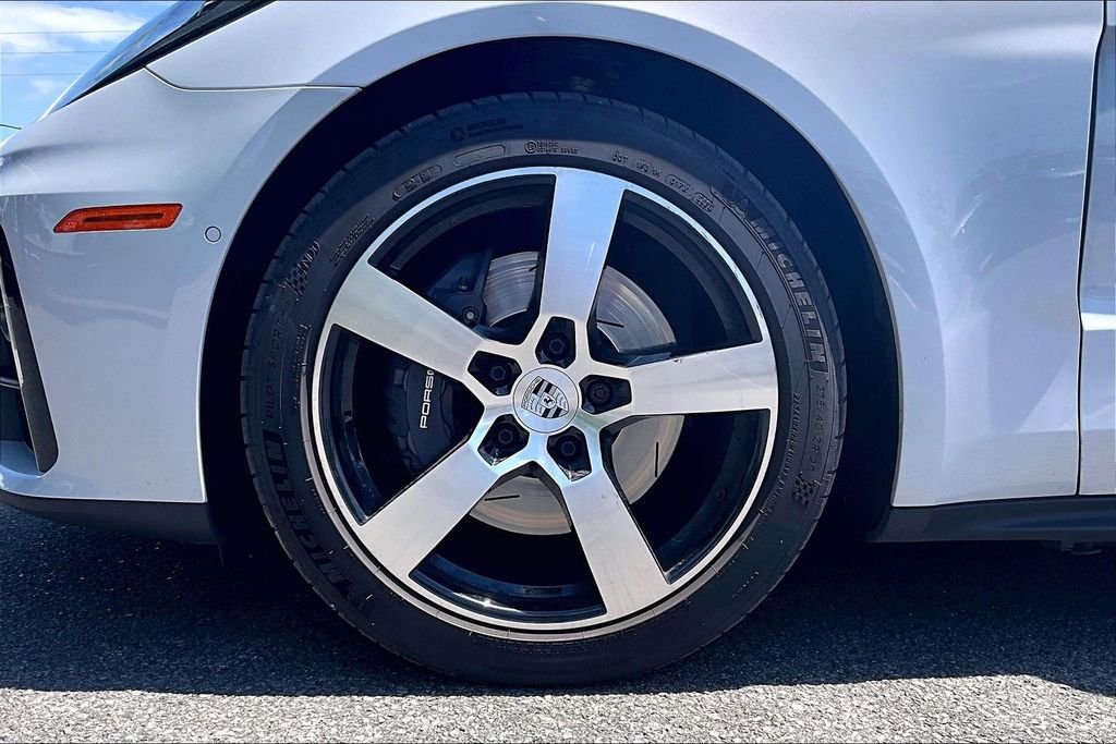 Used 2025  Porsche 4 image 35