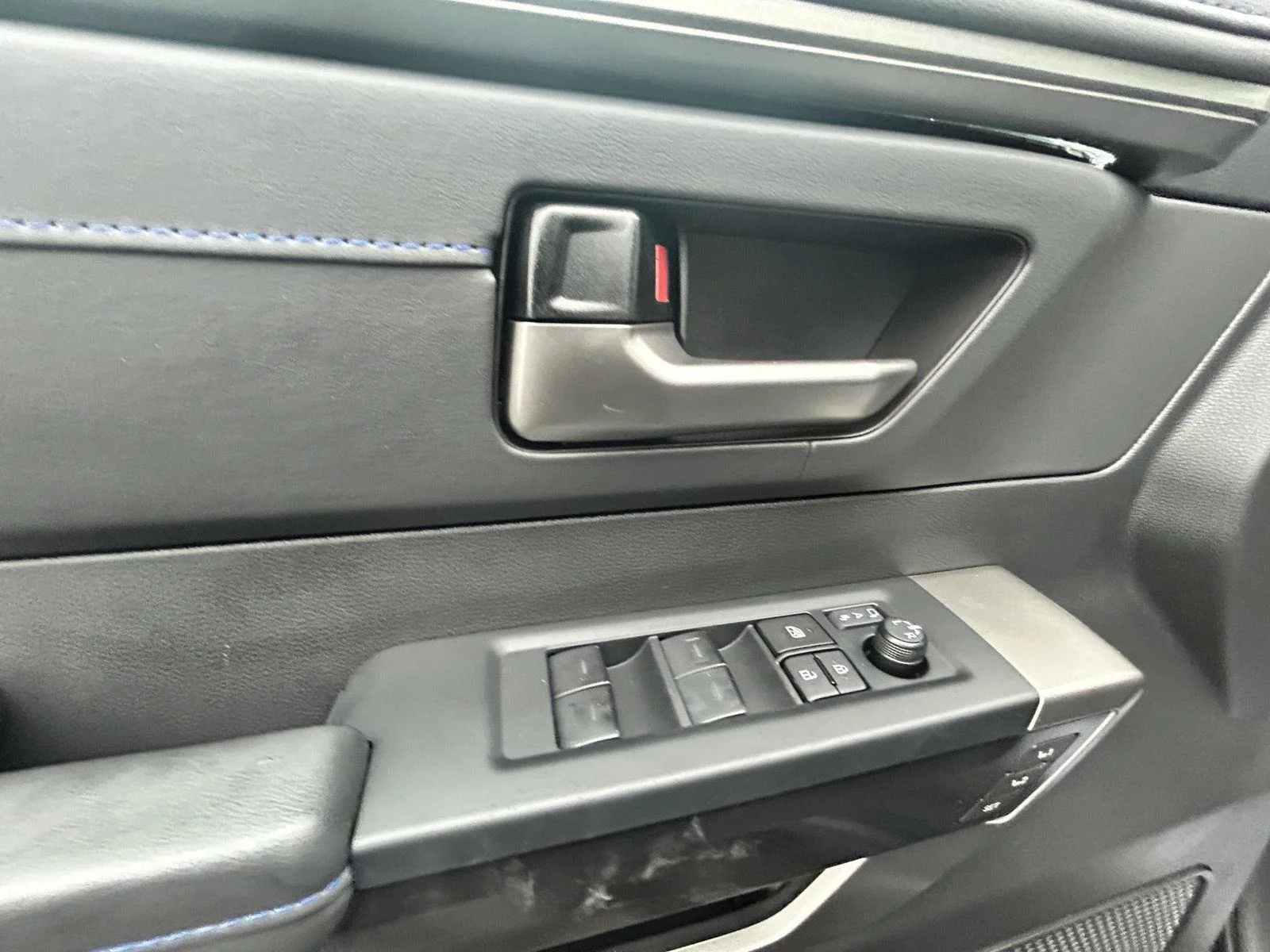 2026 Toyota Tundra Platinum - Photo 8