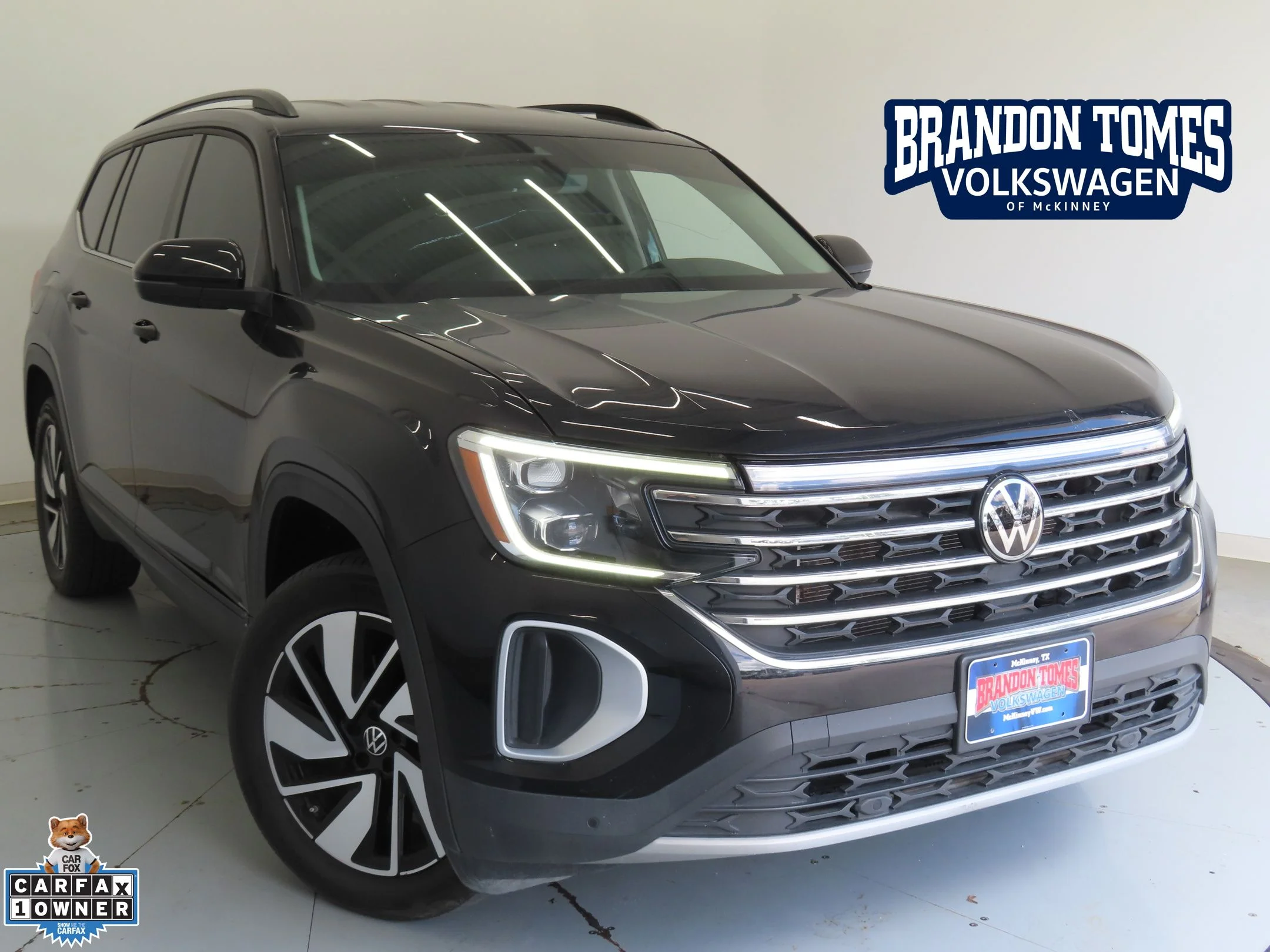 Used 2024 Black Volkswagen 2.0T SE w/Technology image 1