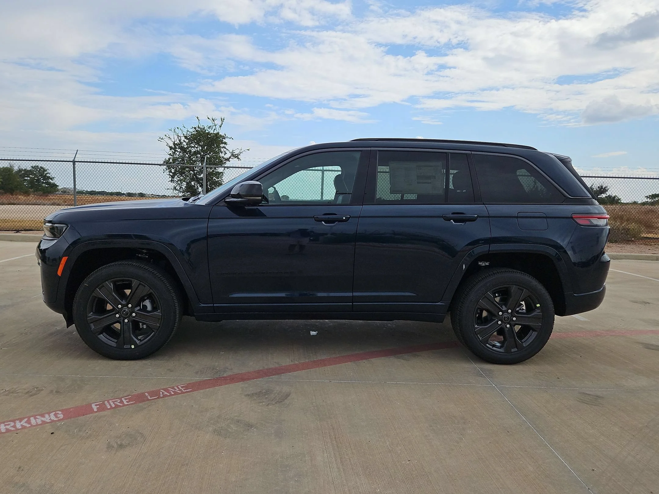 New 2027 Fathom Blue Pearlcoat Jeep Limited Reserve image 6