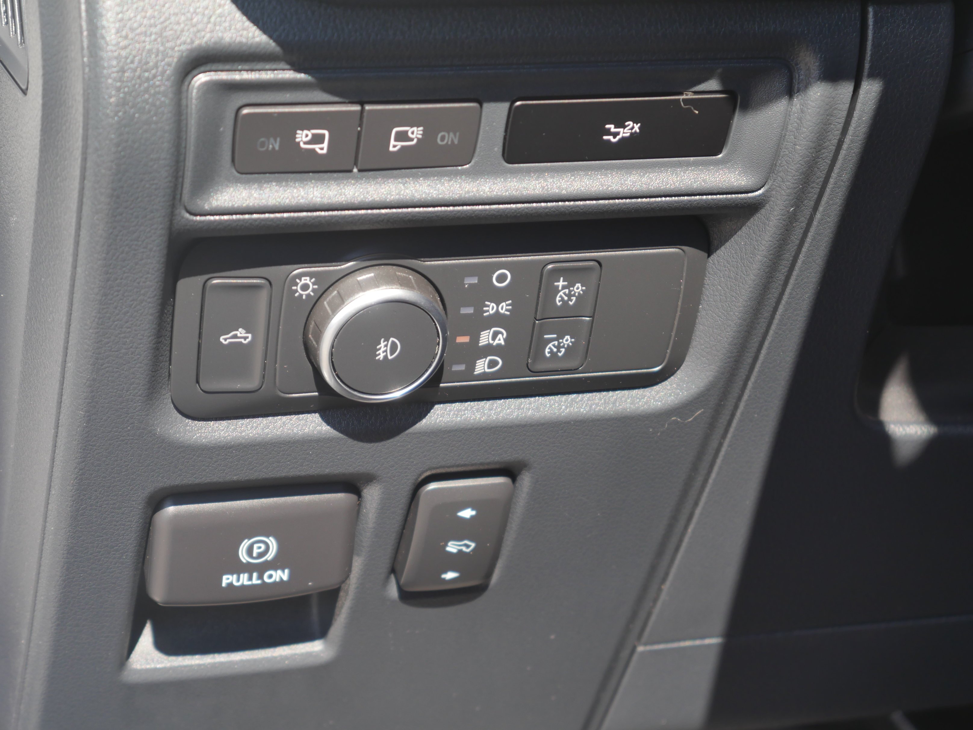 Used 2022 Oxford White Ford XLT image 5