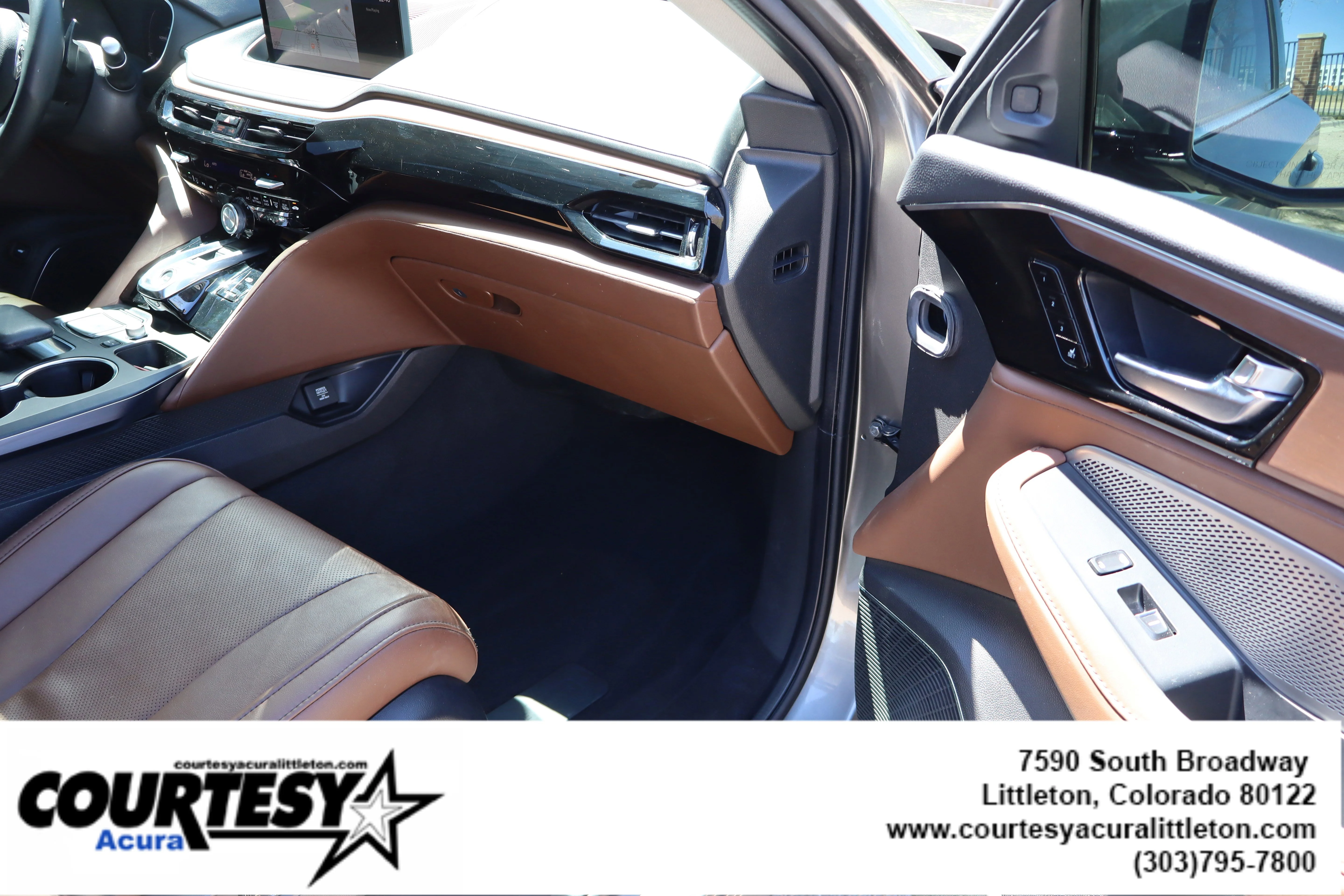 Used 2024 Liquid Carbon Metallic Acura SH-AWD TECH image 36