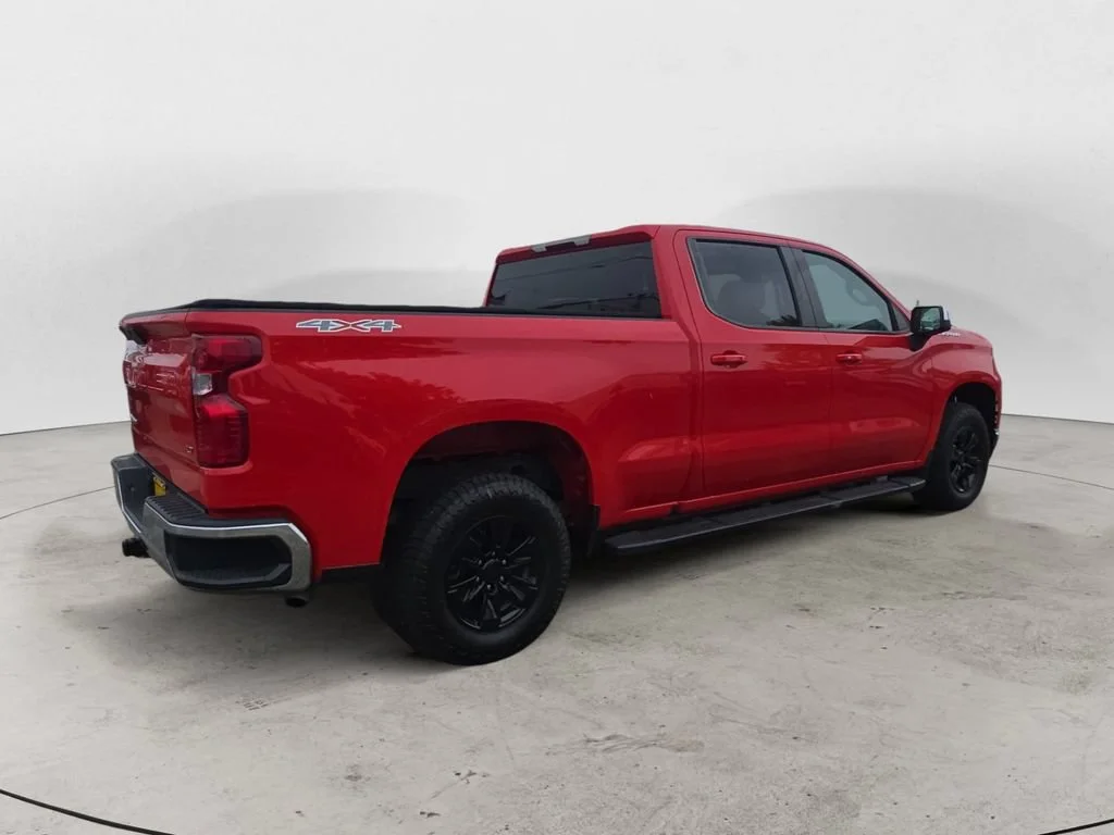 Used 2022 Red Hot Chevrolet LT image 5