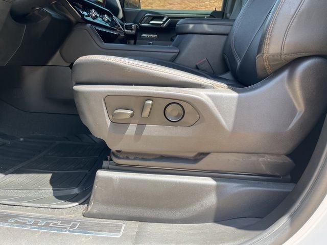 Used 2024 White GMC AT4 image 20