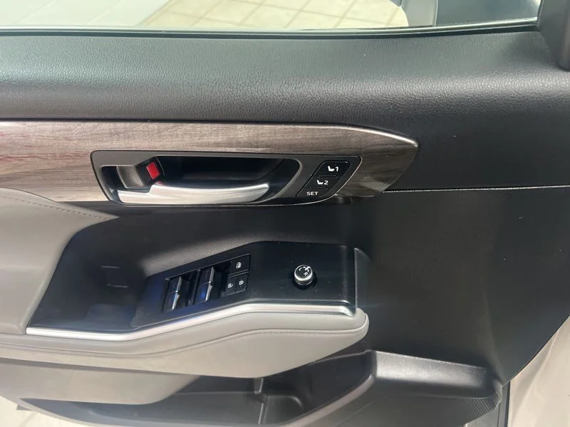 Used 2021 White Toyota Platinum image 22
