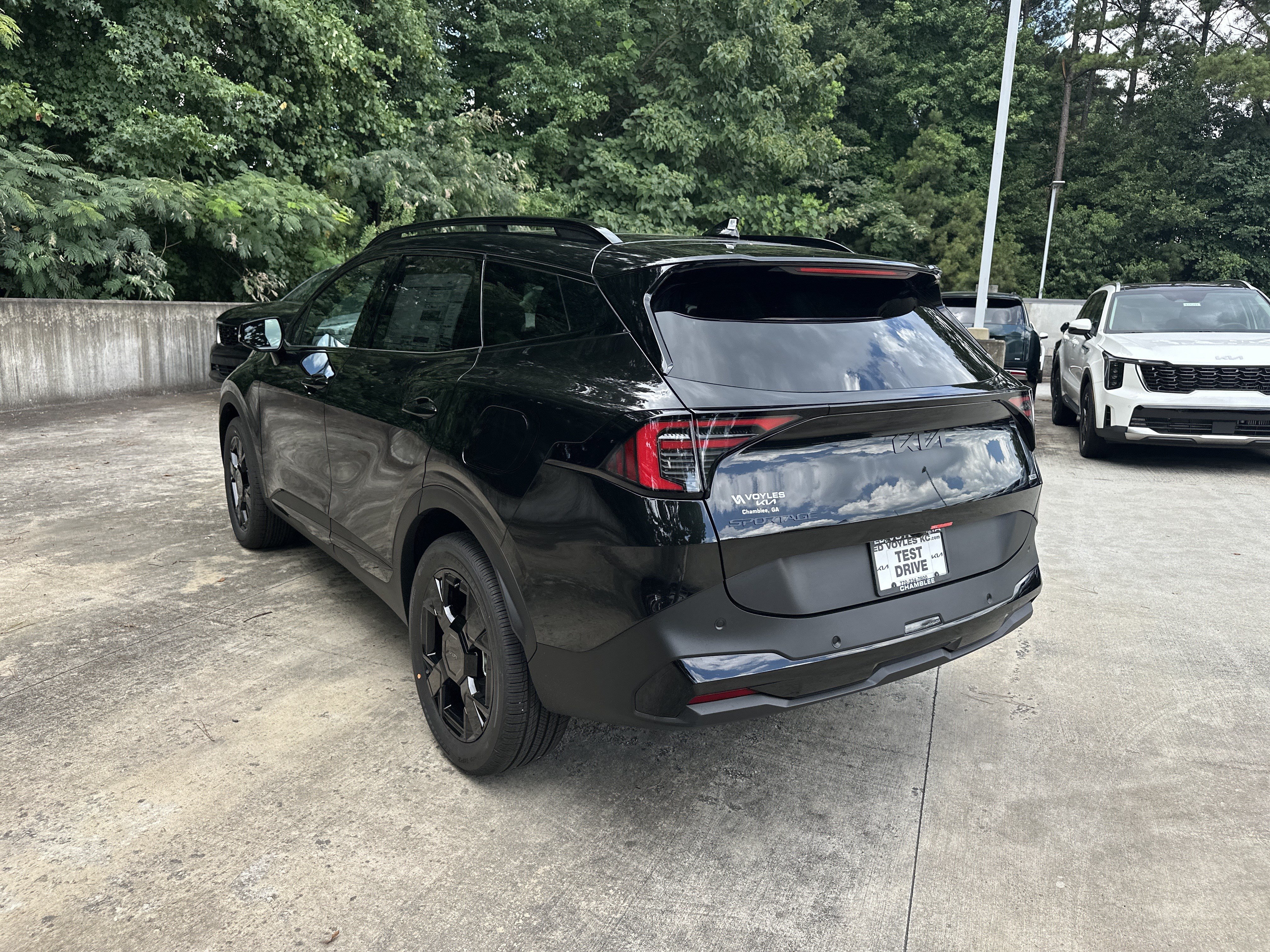 New 2027 Fusion Black Kia X-Line image 8