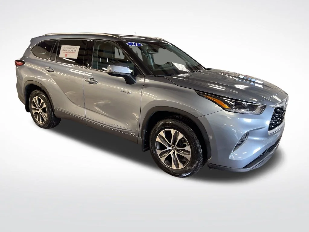 Used 2021  Toyota XLE image 7