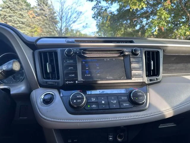 Used 2017 Silver Toyota XLE image 14