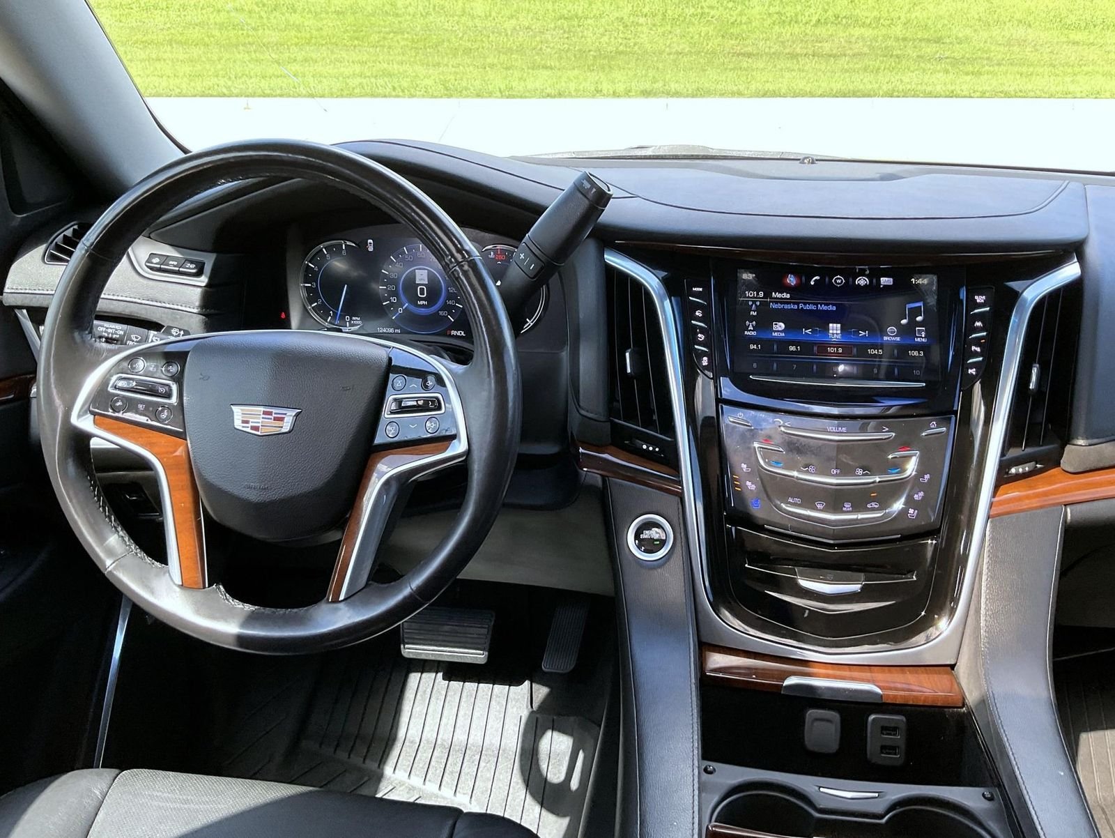 Used 2019 Gray Cadillac Premium Luxury image 14