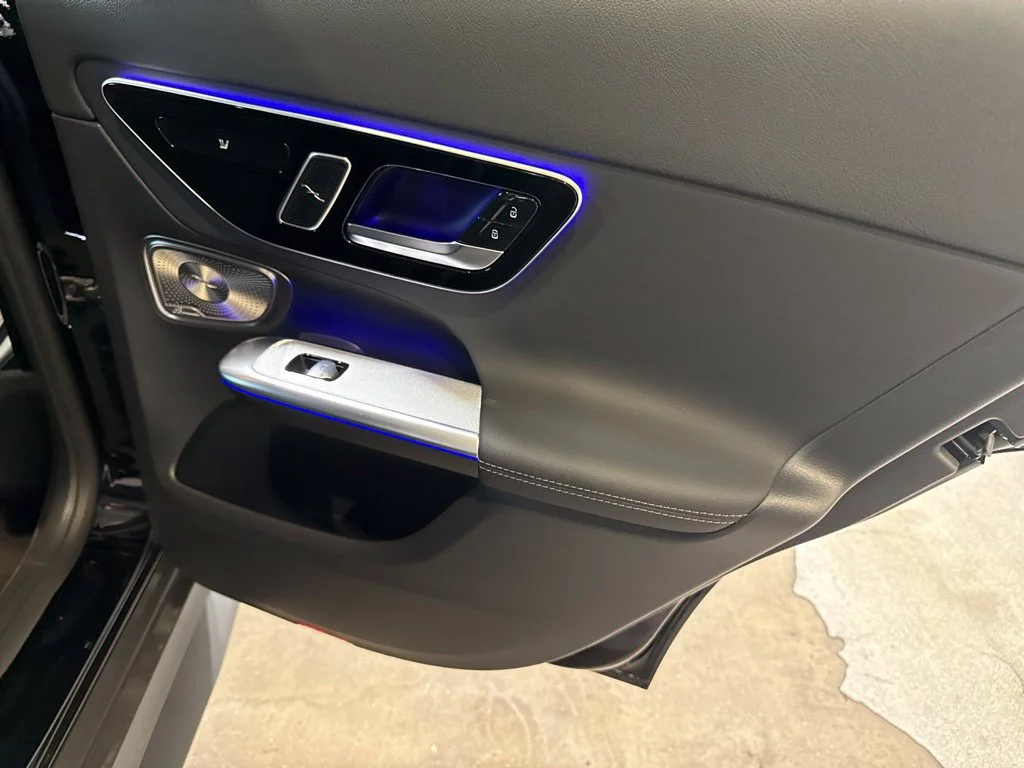 New 2027 Black Mercedes-Benz GLC 300 image 22