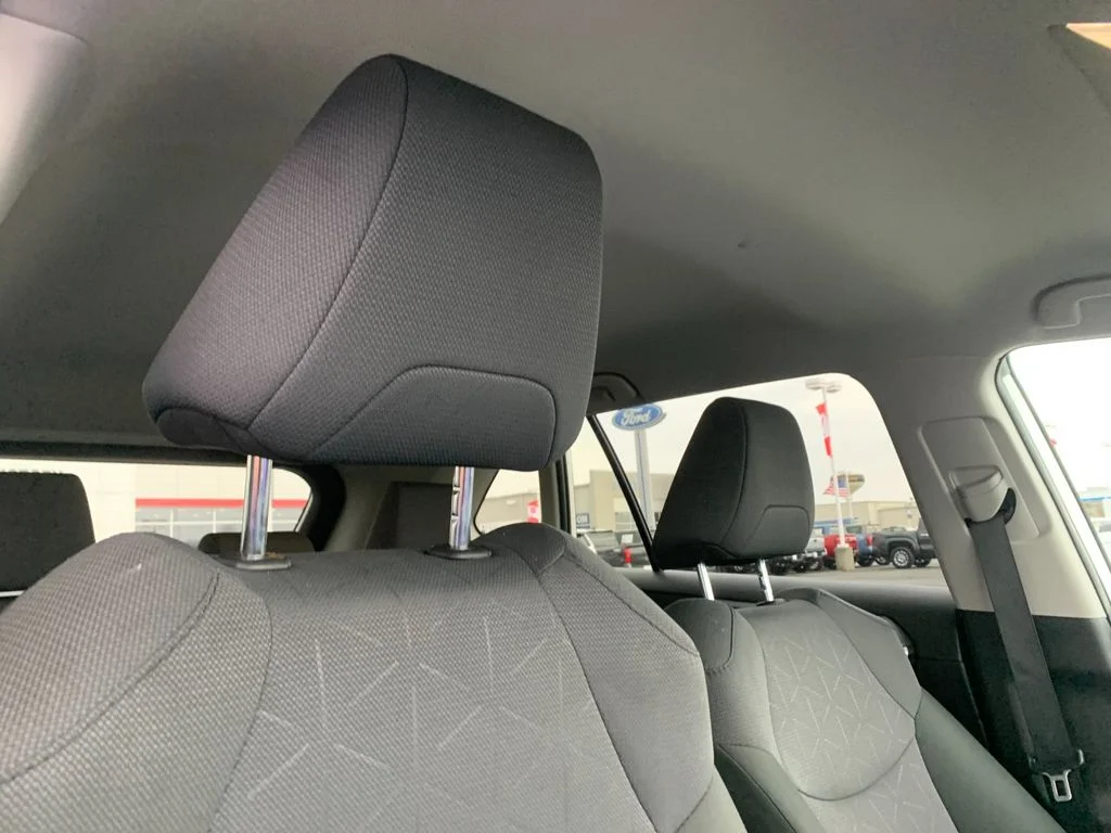 Used 2025 White Toyota XLE image 19