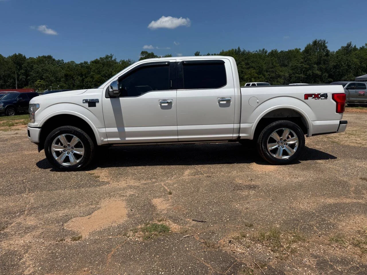 Used 2018 White Ford Platinum 4x4 4dr SuperCrew 5.5 ft. SB image 2