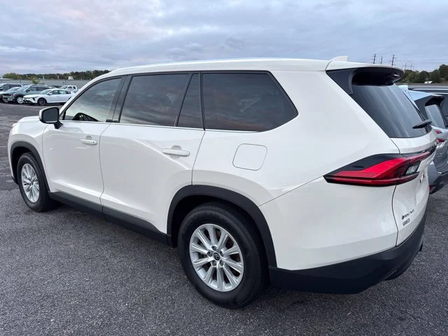 Used 2024 White Toyota XLE image 4