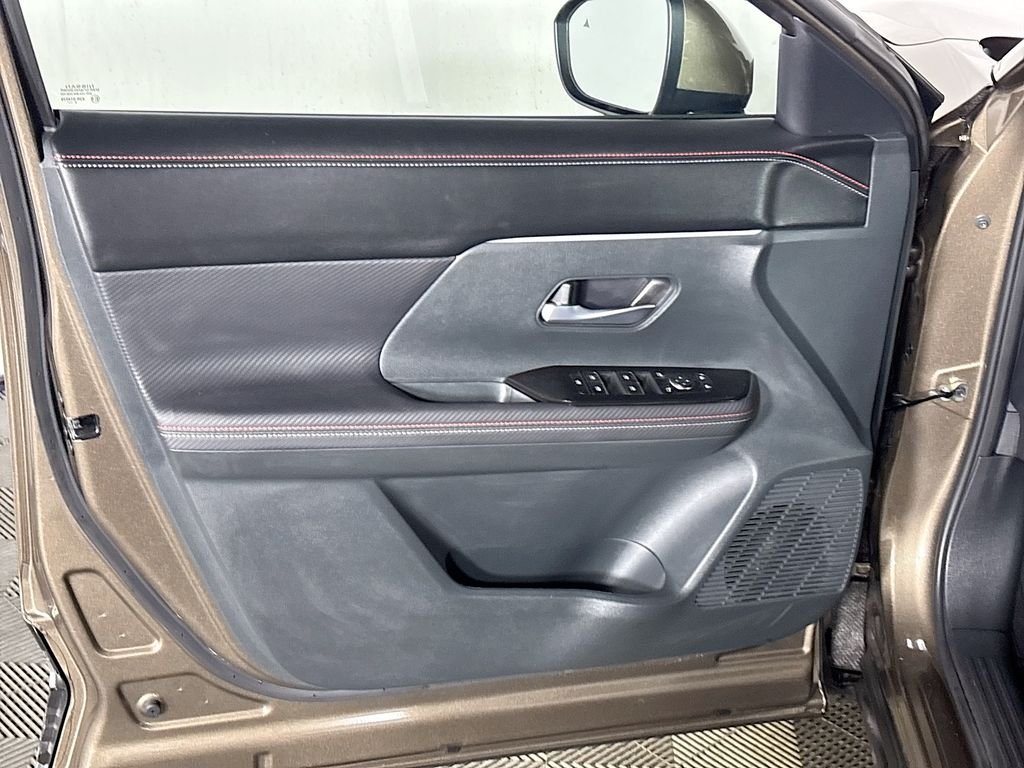 Used 2025 Brown Nissan SR image 10