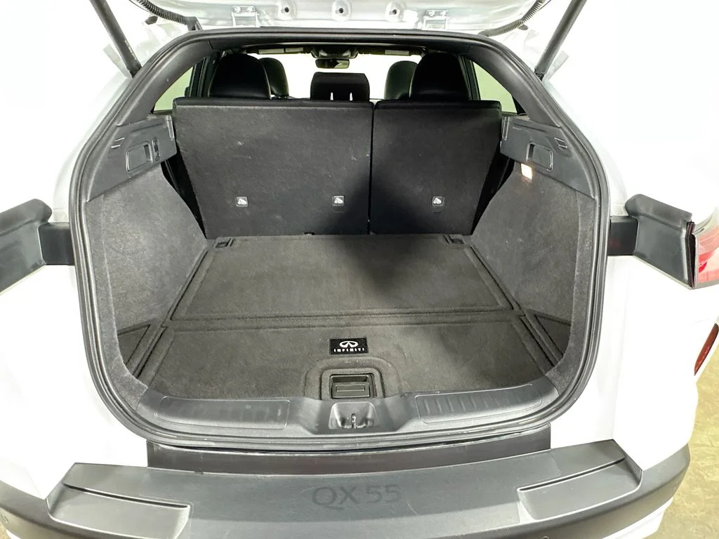 Certified Used 2024 White INFINITI LUXE image 35