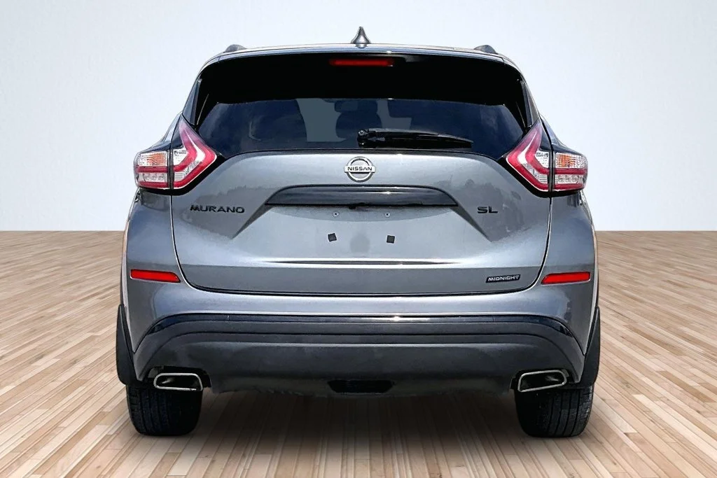 Used 2018 Gray Nissan SL image 4