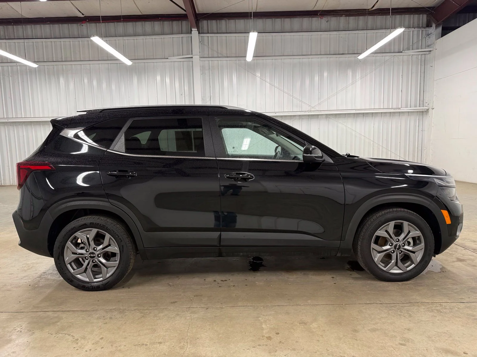 Used 2024 Black Kia S image 5