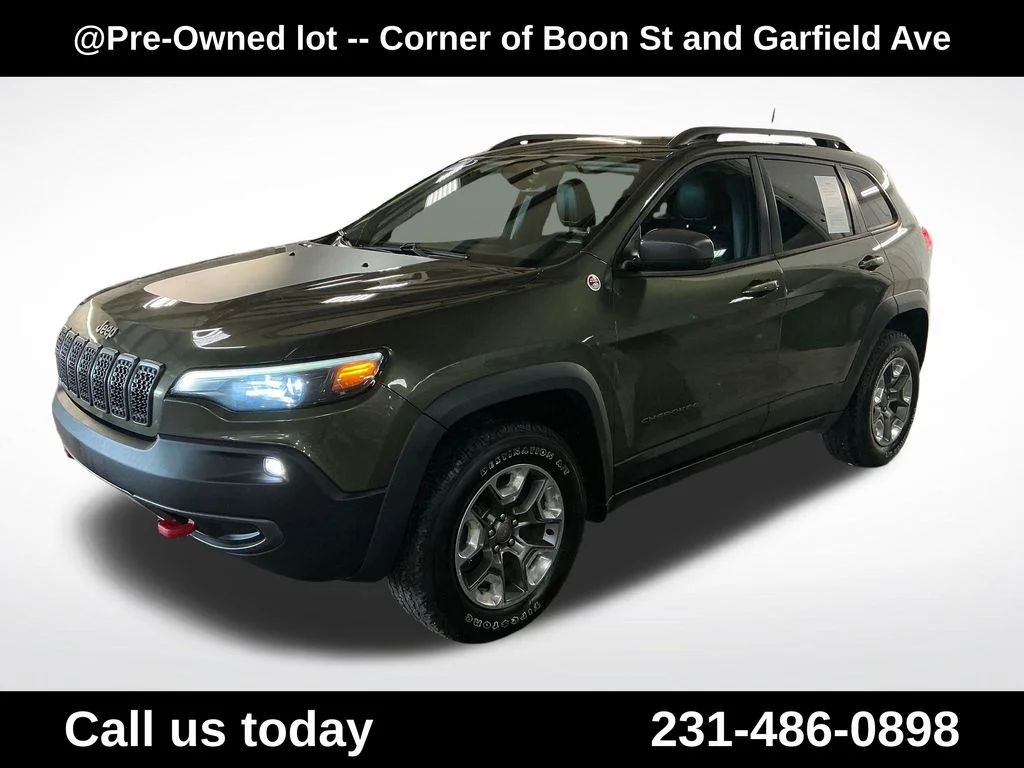 Used 2019 Green Jeep Trailhawk image 1