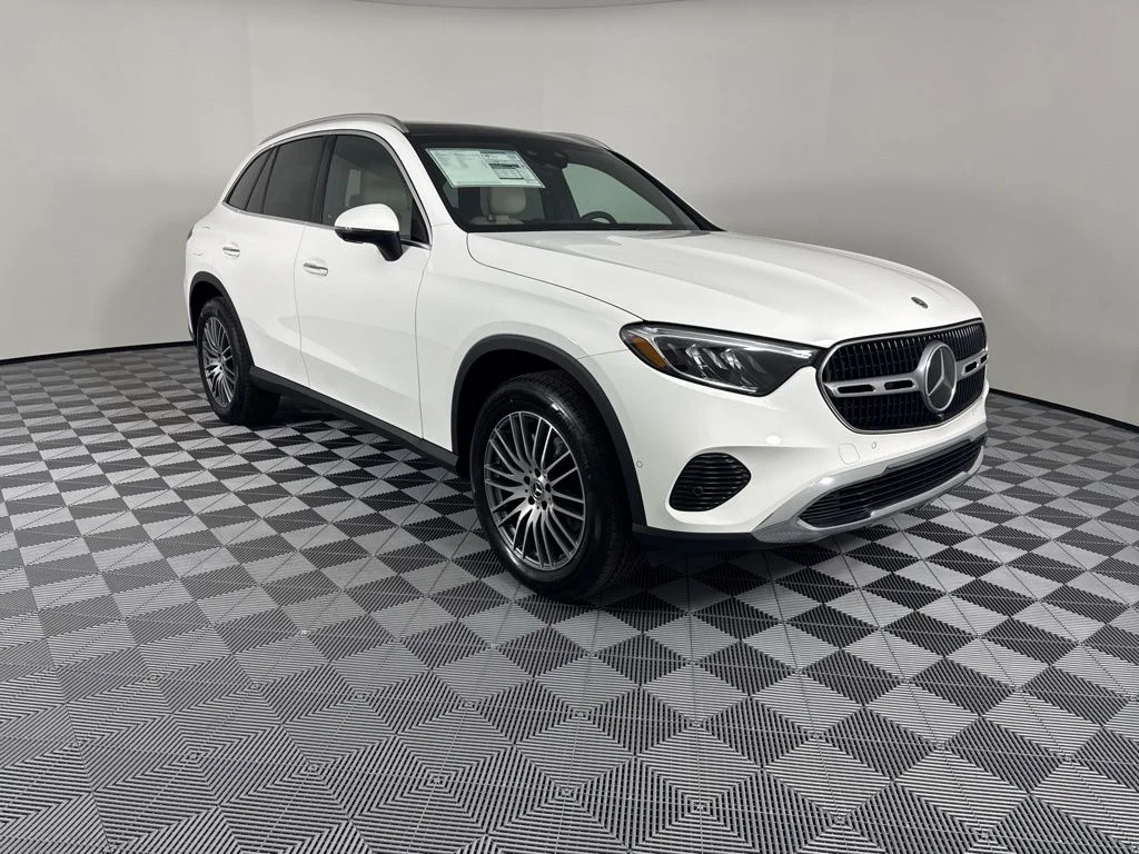 New 2026 White Mercedes-Benz GLC 300 image 1