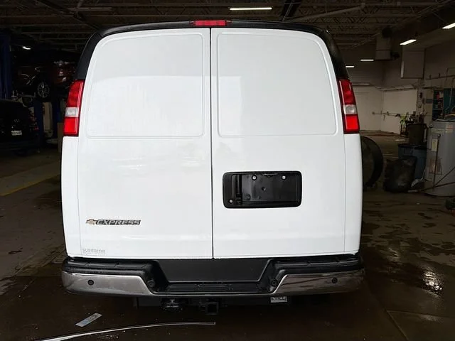 2025 Chevrolet Express Cargo Work Van - Photo 9