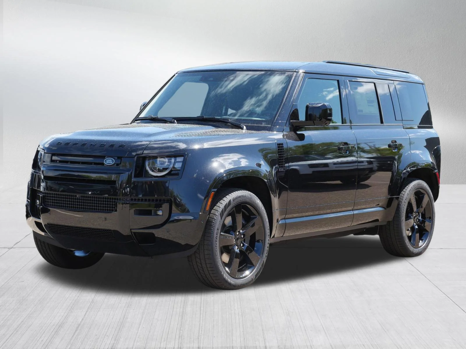 2026 Land Rover Defender 110 X-Dynamic SE P400's photo