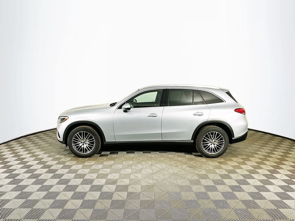 Used 2026 Gray Mercedes-Benz GLC 300 image 3