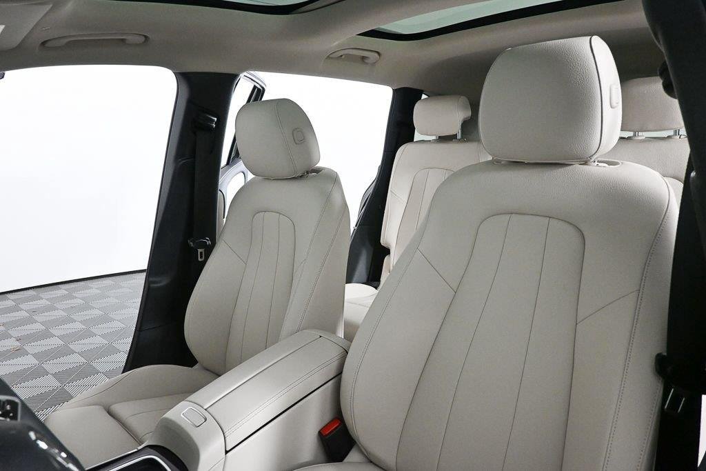 New 2026 Night Black Mercedes-Benz GLB 250 image 6