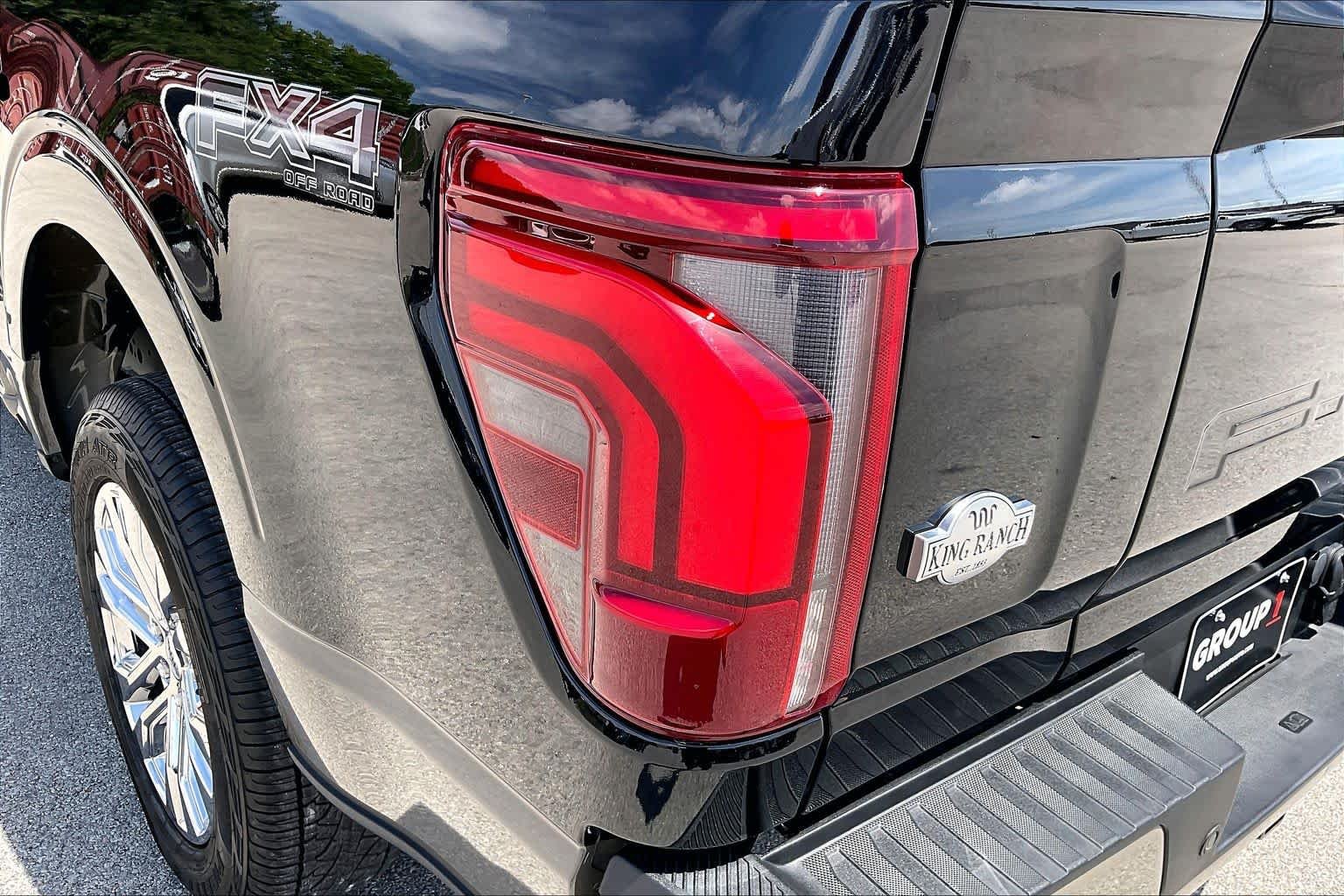 Used 2025 Agate Black/Marsh Gray Ford King Ranch image 29