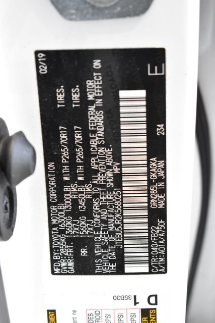Certified Used 2019 White Toyota SR5 image 27