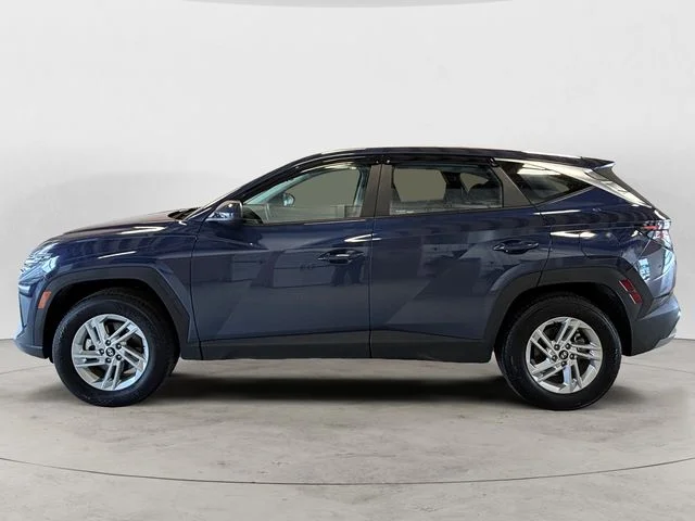 Used 2025 Blue Hyundai SE image 2