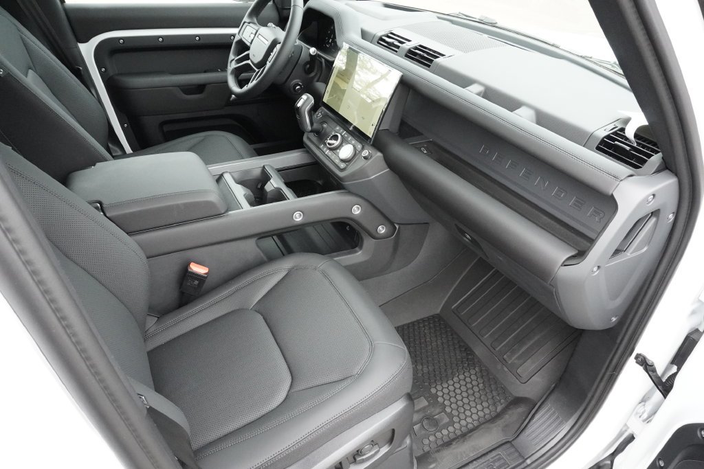 New 2026 Fuji White Land Rover S image 22