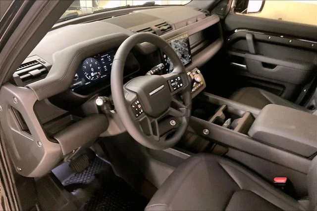 Used 2025 Black Land Rover S image 22