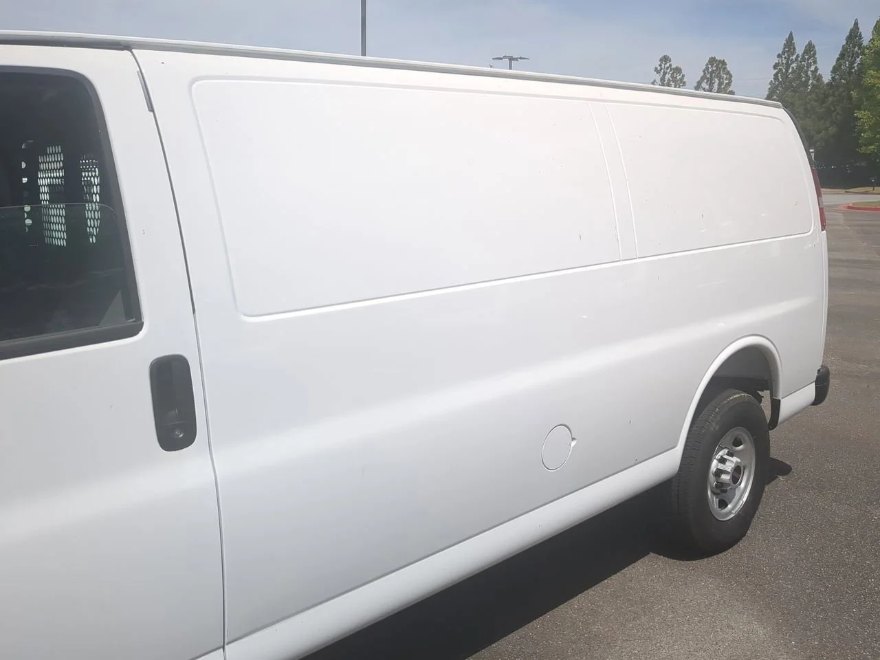 New 2025 Summit White GMC Work Van image 21