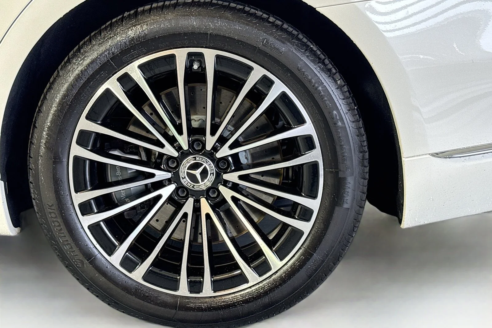 Used 2023 Manufaktur Diamond White Mercedes-Benz S 500 image 29