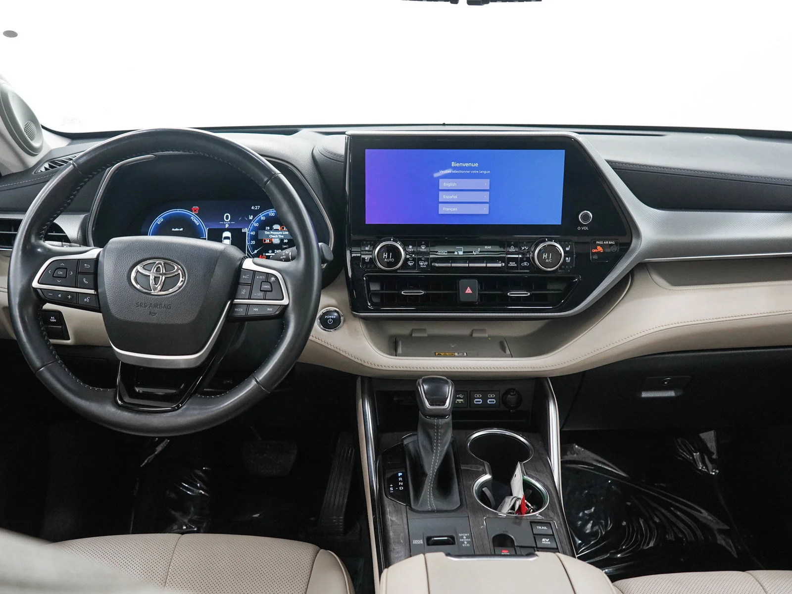 Used 2023  Toyota Hybrid Platinum image 16